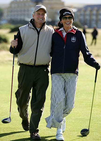 catherine-zeta-jones-michael-douglas-golf