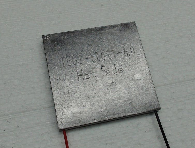 <span class="caption">Thermoelectric seebeck power module.</span> <span class="attribution"><span class="source">wikipedia</span>, <a class="link " href="http://creativecommons.org/licenses/by-sa/4.0/" rel="nofollow noopener" target="_blank" data-ylk="slk:CC BY-SA;elm:context_link;itc:0;sec:content-canvas">CC BY-SA</a></span>