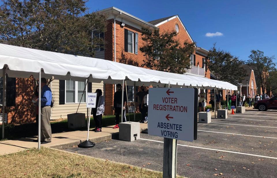 Citizens in line to vote at the Chesterfield County Registrar's Office on Oct. 15, 2020.