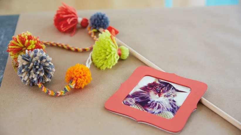 DIY kitten toys - Pom pom cat wand