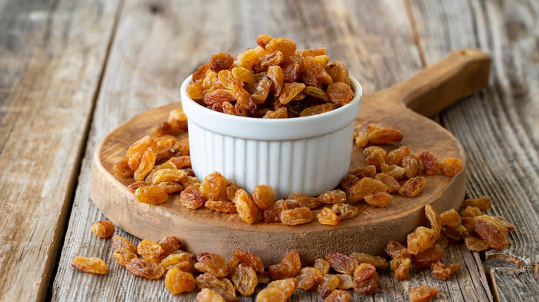 Bowl of yellow raisins