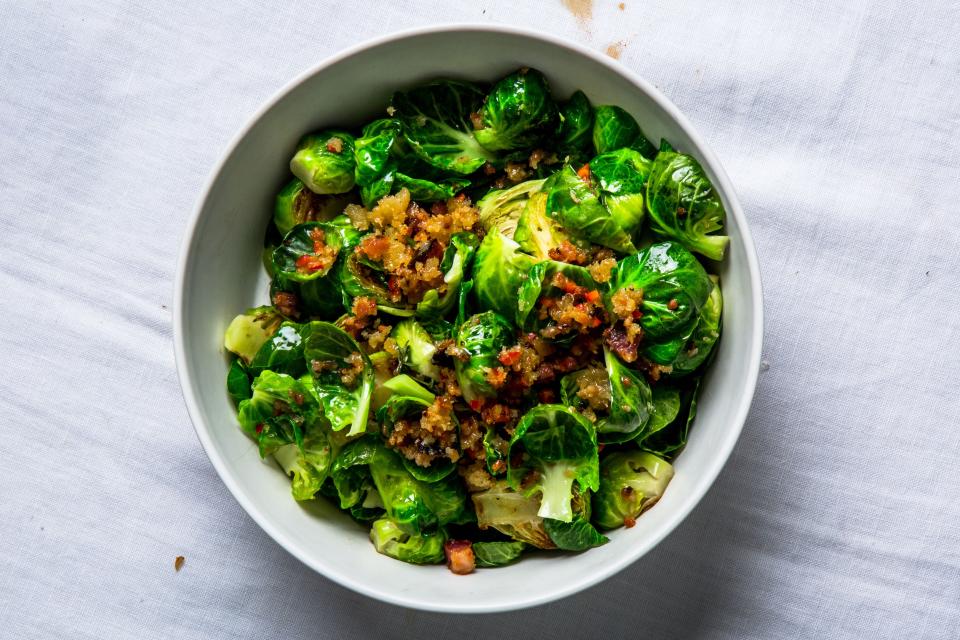 Lemony Brussels Sprouts With Bacon and Breadcrumbs