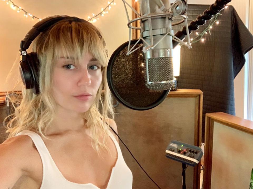 Aug. 12, 2019: Miley Is Back in the Studio