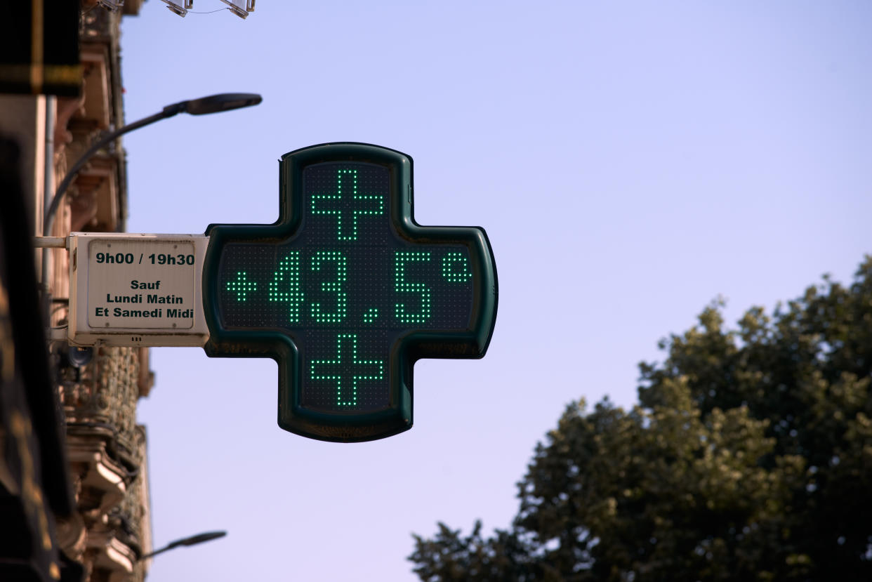 A pharmacy's thermometer reads a temperature reaching 43.5°C. An intense heatwave is on Western Europe, particulary France. In Toulouse, temperatures reached 40°C at 5pm. Several records of temperature have been broken : the all-time hottest temperature reached in France was 45.9°C yesterday in the Gard departement. France's national weather service also activated its highest-level heat alert for the first time on Friday. Winds from the Sahara desert are responsible for this heatwave, one of the earliest and intense heatwave since the beginning of the XXe century. Toulouse. France. June 29th 2019. (Photo by Alain Pitton/NurPhoto via Getty Images)