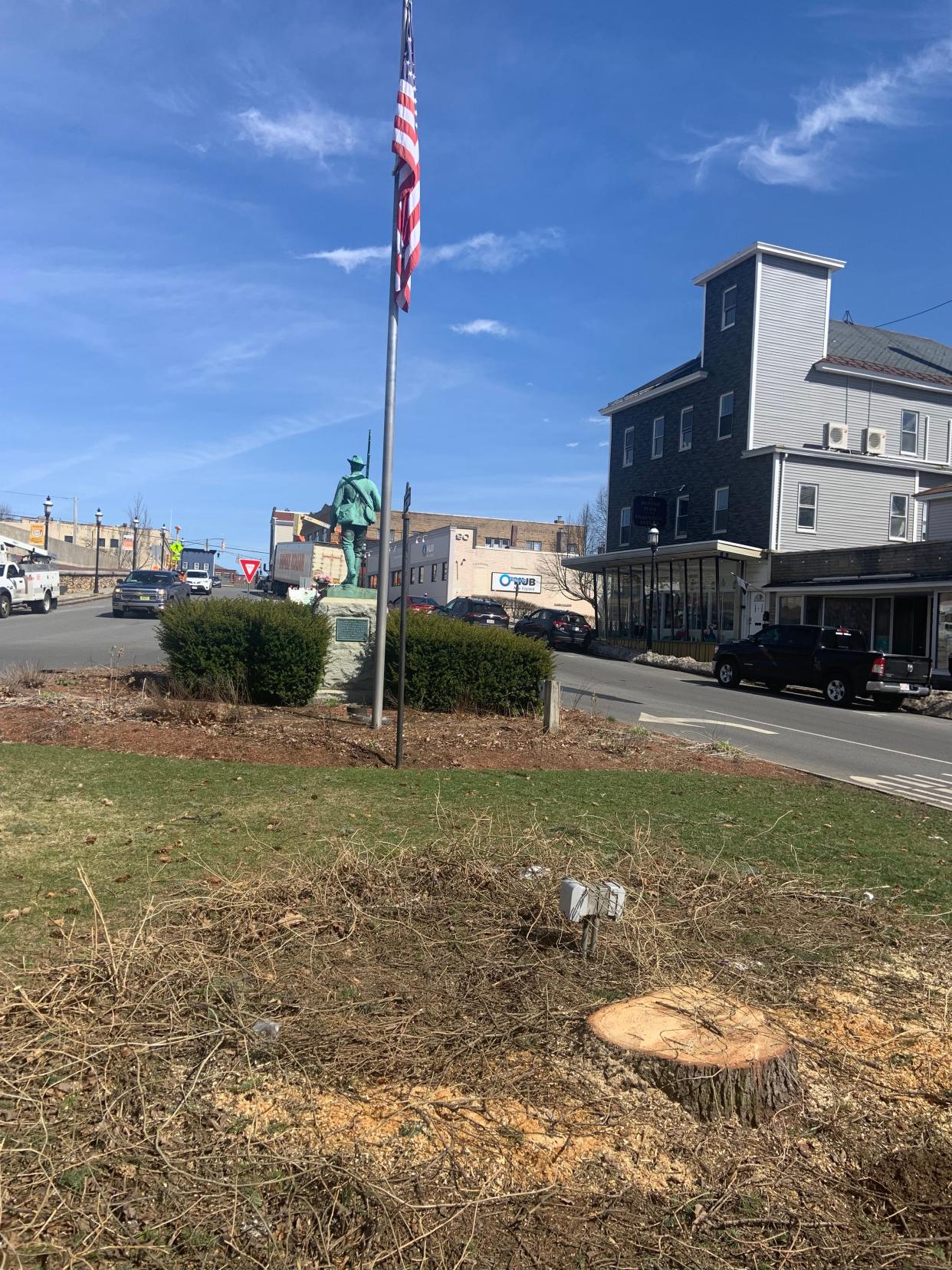 Crews in Gardner recently removed the city's official Christmas tree from Lafayette Square after it was snapped in half by a late-season snowstorm.