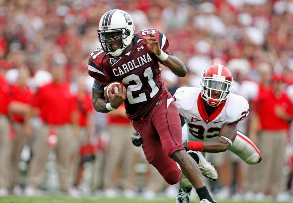 Marcus Lattimore, who ranks sixth on South Carolina’s all-time rushing yards list, also worked two years under coach Will Muschamp as director of player development. He had a brief run as head coach in Columbia at Heathwood Hall.