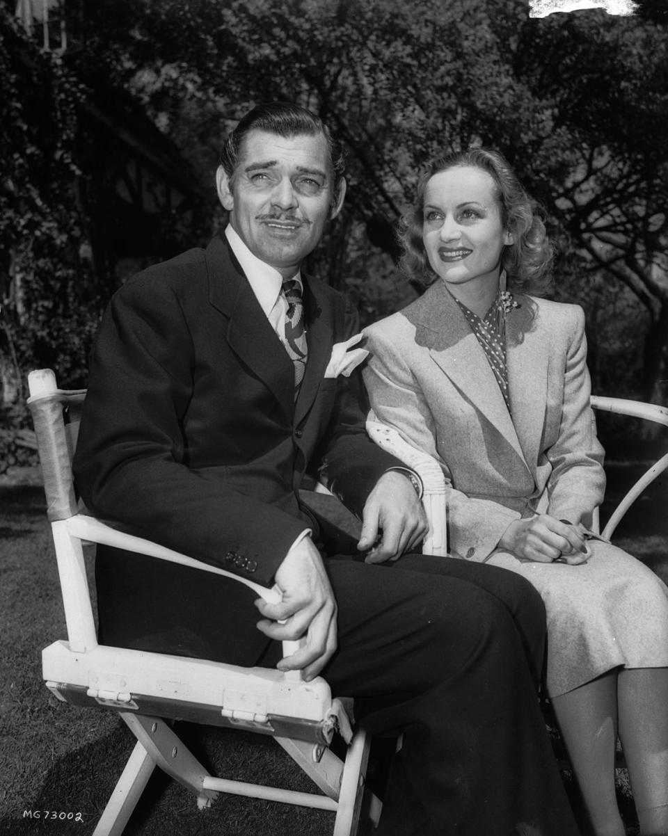 1939: Clark Gable and Carole Lombard announce their elopement