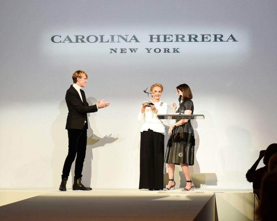 Carolina Herrera receiving the NM Award.