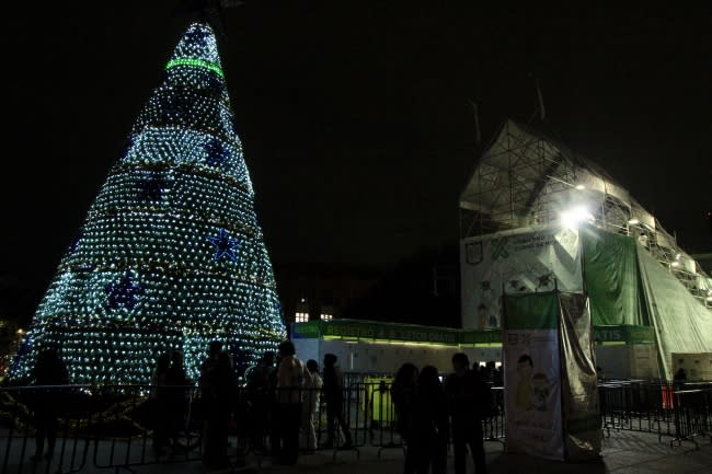 FOTOS | La nueva y austera pista de hielo de CDMX