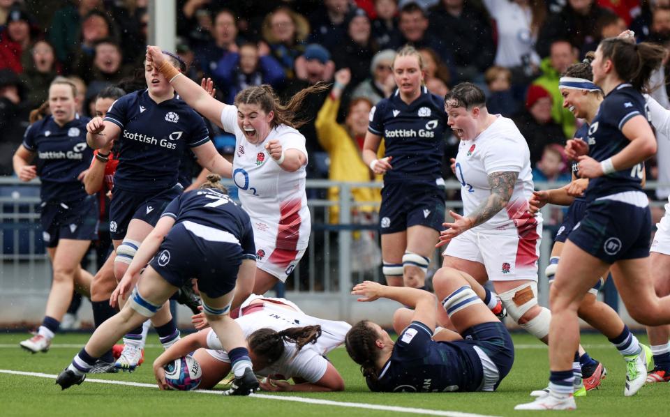 Amy Cokayne scores England's first try