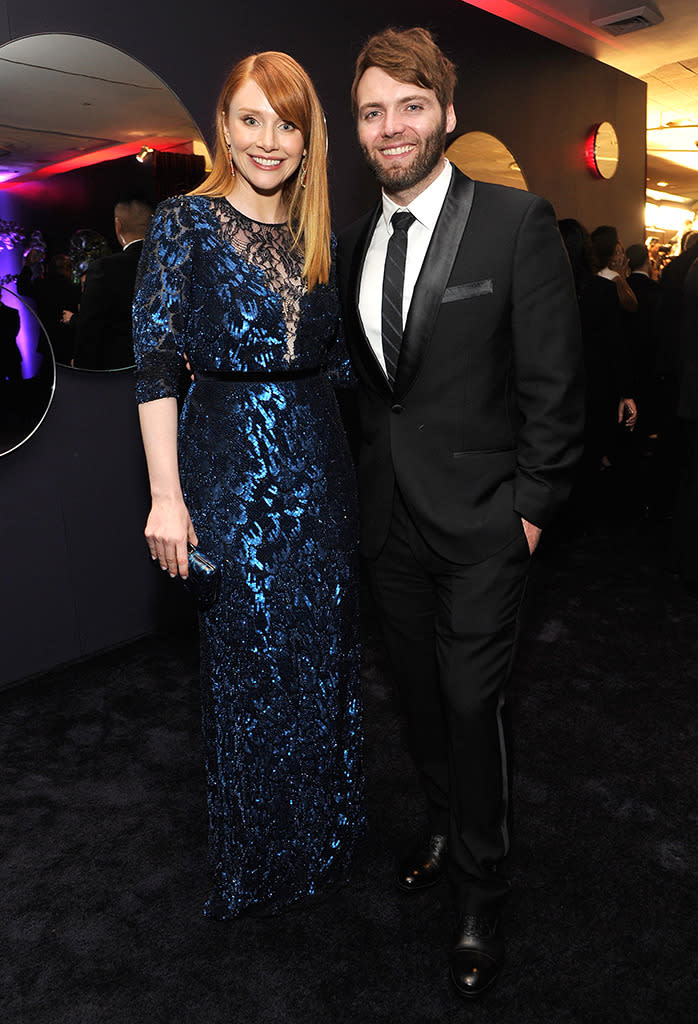 Bryce Dallas Howard and Seth Gabel made us swoon before the telecast even began when Seth tweeted pics of the “Jurassic World” star with the captions, “Thank you @goldenglobes for confirming the hotness of my wife,” and “I mean, come on.” (Photo: Getty Images)