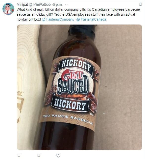 Angry tweet over holiday gift (Photo: Twitter screenshot)