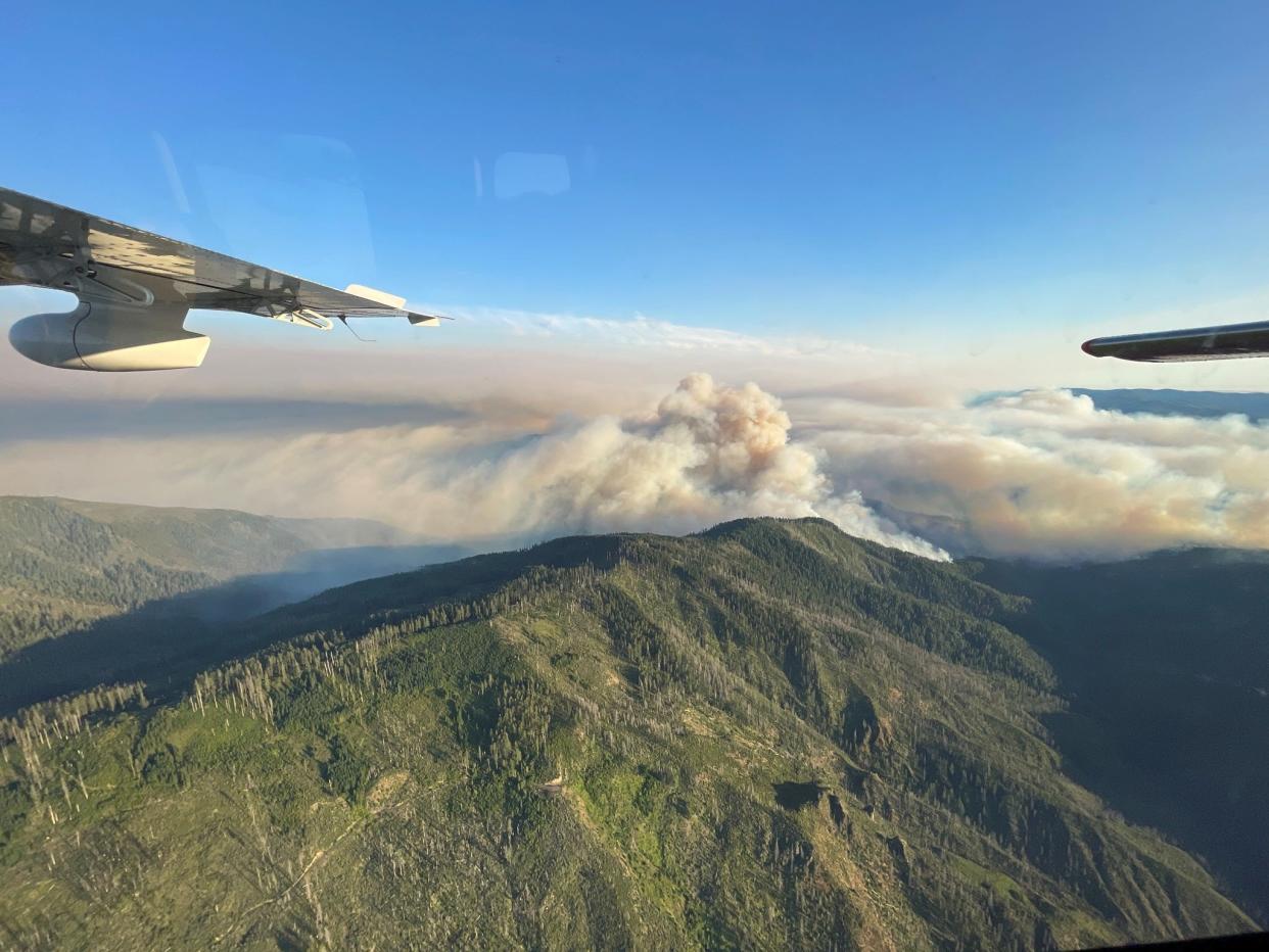 The Flat Fire burning in southwest Oregon.