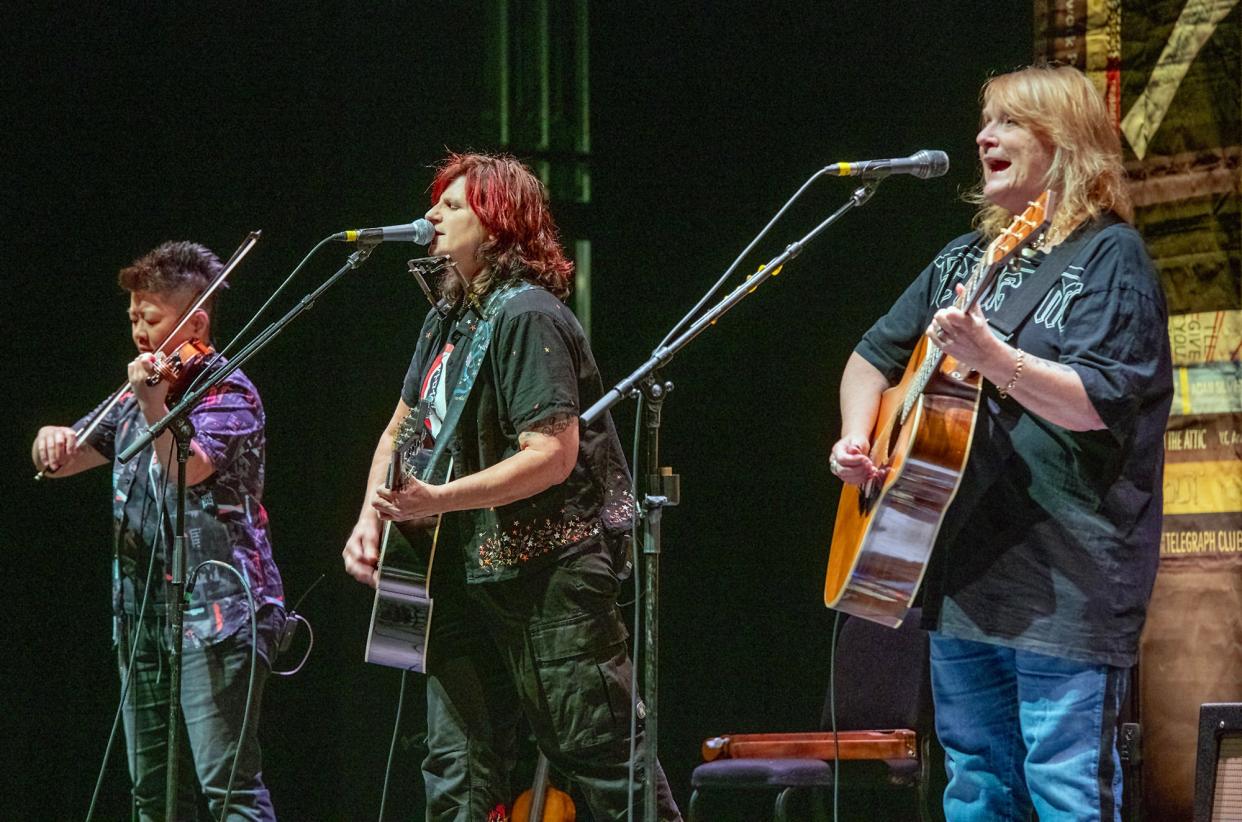 The Indigo Girls perform Dec. 1 at The Hanover Theatre & Conservatory for the Performing Arts.