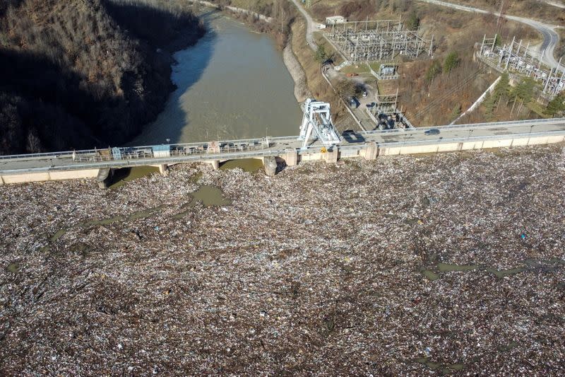 More garbage than water: Serbia promises clean-up of hydro reservoir