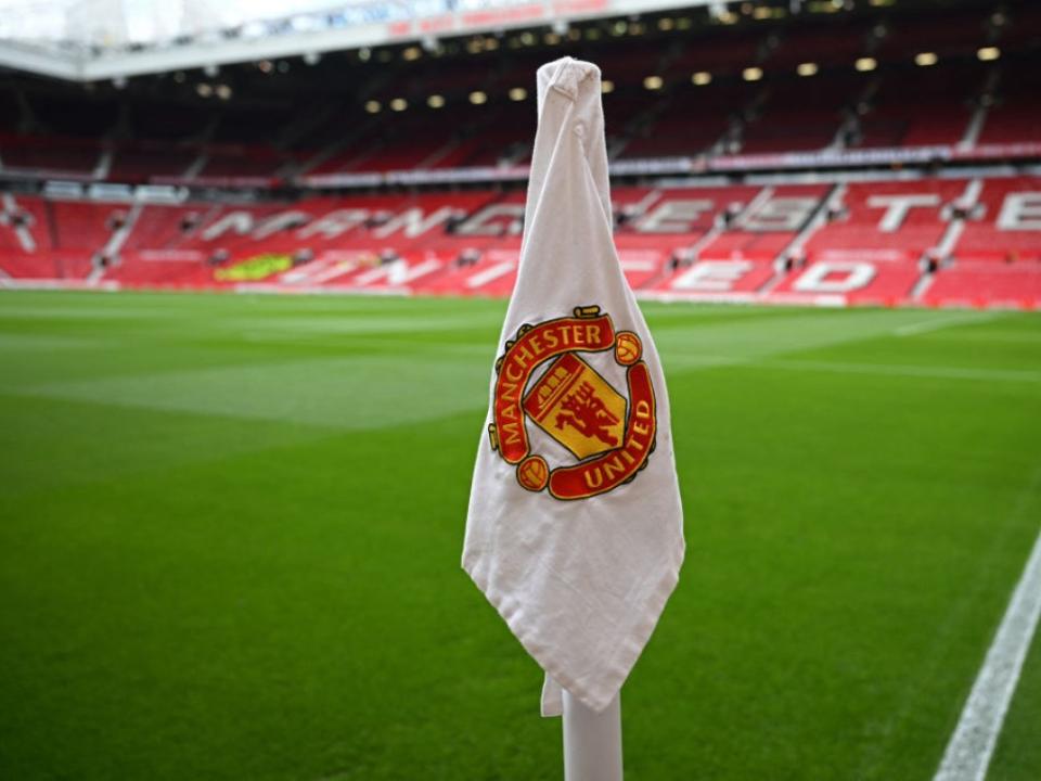 �� Man Utd officially unveil new home kit