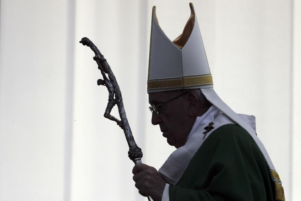 Pope Francis arrives to celebrate mass, at the Santakos Park, in Kaunas, Lithuania, Sunday, Sept. 23, 2018. Francis is paying tribute to Lithuanians who suffered and died during Soviet and Nazi occupations on the day the country remembers the near-extermination of its centuries-old Jewish community during the Holocaust. (AP Photo/Andrew Medichini)