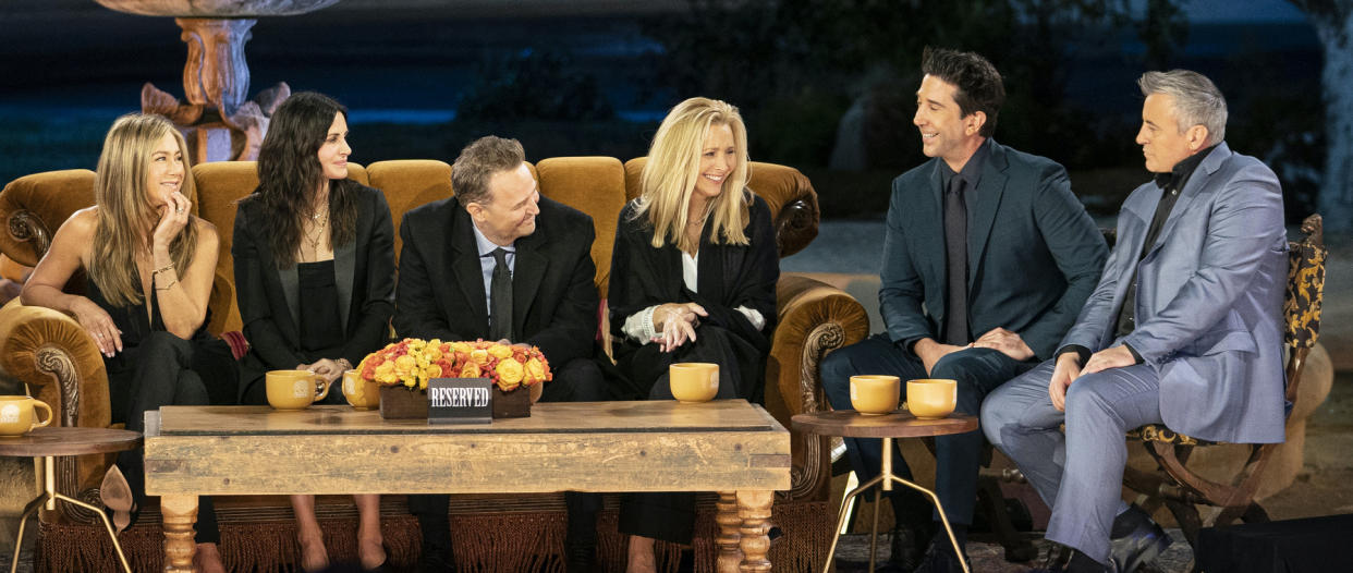 From left to right: Jennifer Aniston, Courteney Cox, Matthew Perry, Lisa Kudrow, David Schwimmer and Matt LeBlanc share memories during 'Friends: The Reunion' (Photo: Terence Patrick/HBO Max)