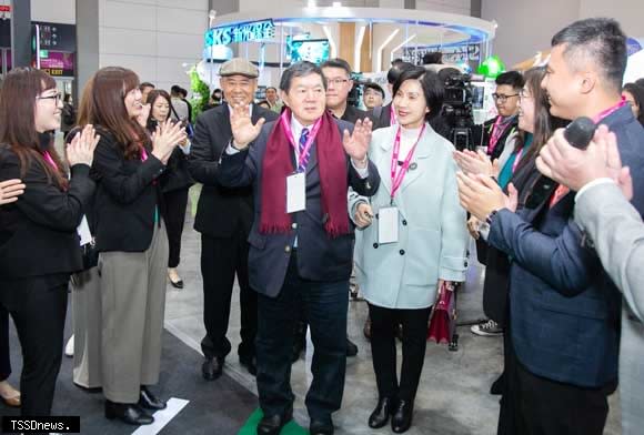 遠傳董事長徐旭東、總經理井琪出席2024智慧城市展。