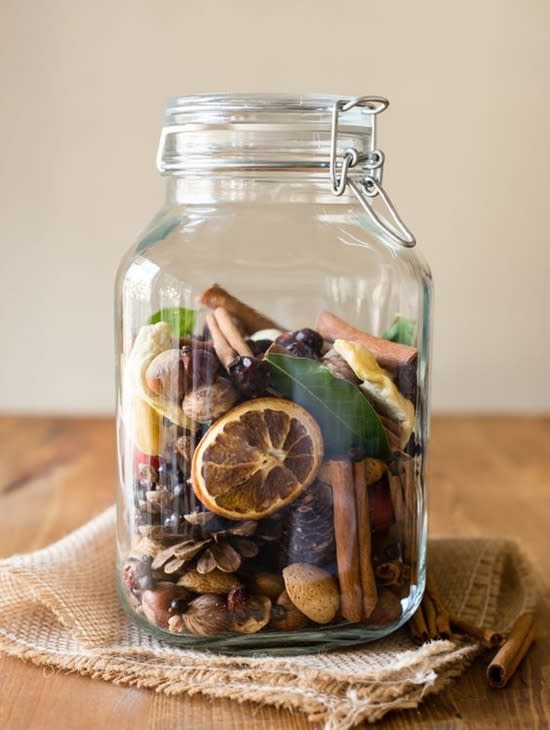 Make your home smell like autumn with only a mason jar and your favourite flavours. Cinnamon, vanilla or citrus are some of the best choices.