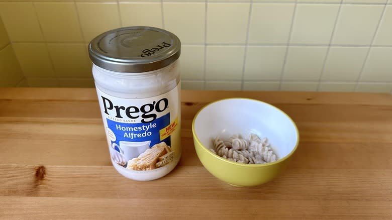 Prego Homestyle Alfredo sauce