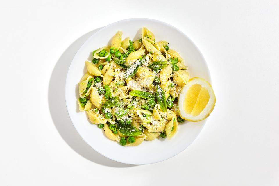 Mint and peas? Together? In pasta? Yeah, it just works. Seven ingredients come together for a lightning-fast, one-pot meal that could be weeknight dinner or great for a dinner party. <a rel="nofollow noopener" href="https://www.bonappetit.com/recipe/creamy-one-pot-pasta-with-peas-and-mint?mbid=synd_yahoo_rss" target="_blank" data-ylk="slk:See recipe.;elm:context_link;itc:0;sec:content-canvas" class="link ">See recipe.</a>