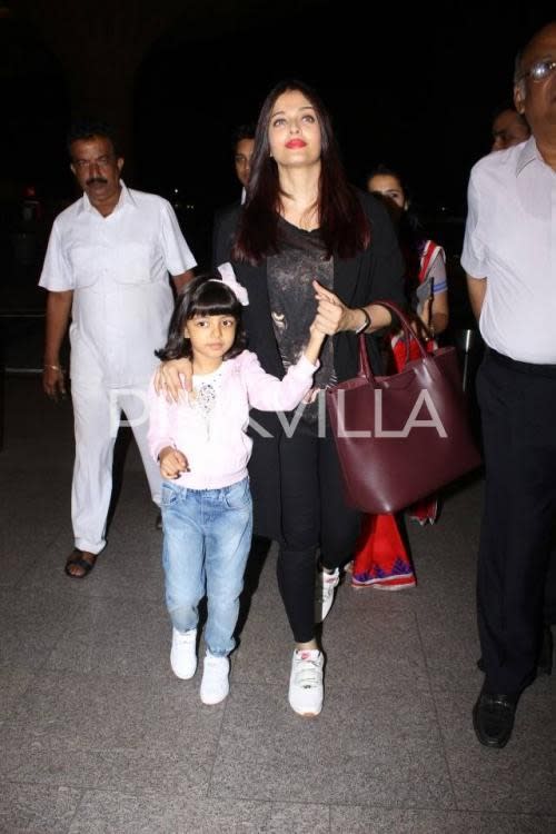 Aishwarya Rai Bachchan and daughter Aaradhya Bachchan make a