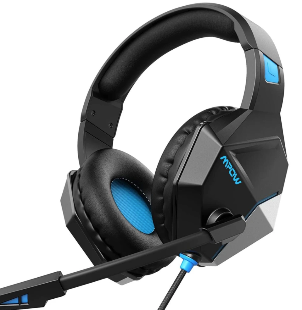 This gaming headset features 3D surround sound. Cool. (Photo: Amazon)