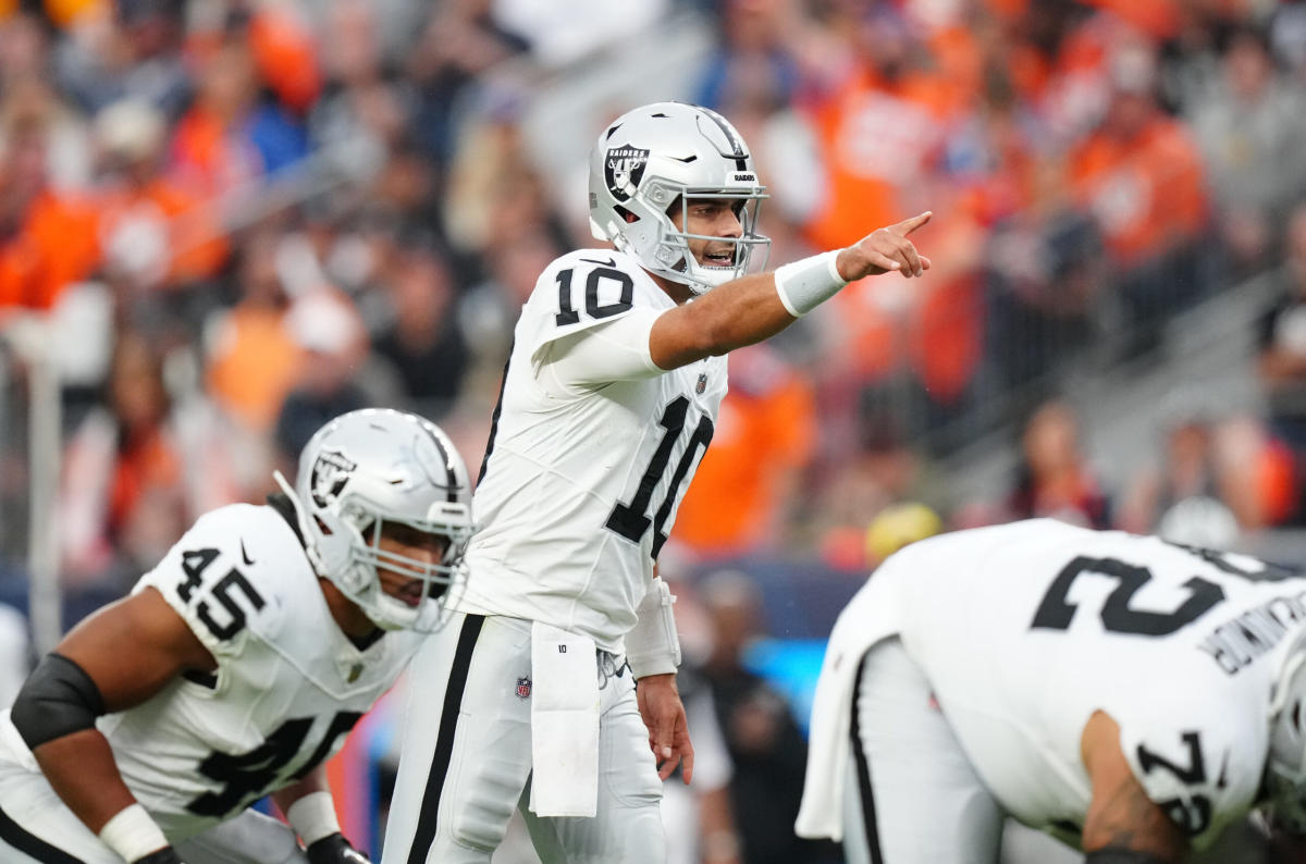 With Jimmy Garoppolo in concussion protocol, Raiders' starting QB