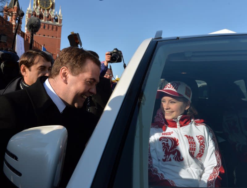 yulia lipnitskaya sitting car