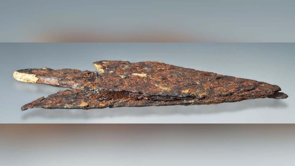 A side view of the 39-millimeter-long (1.5-inch-long) arrowhead.  - Thomas Schüpbach/Bern History Museum