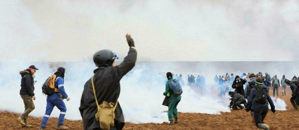 D'après un premier bilan, plusieurs blessés sont à déplorer sur place.  - Credit:YOHAN BONNET / AFP