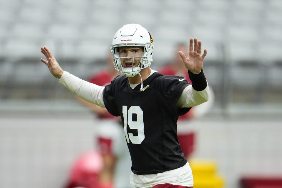 FILE - Then-Arizona Cardinals quarterback Jeff Driskel shouts signals during NFL football training camp practice at State Farm Stadium, Friday, July 28, 2023, in Glendale, Ariz. Joe Flacco will sit out the regular-season finale at Cincinnati — along some other regulars — to rest for the playoffs and Cleveland will start Jeff Driskel — a franchise-record fifth quarterback to start for the team this season. Coach Kevin Stefanski said the Browns have “earned” the right to rest players and he intends to sit some prominent ones Sunday. (AP Photo/Ross D. Franklin, File)