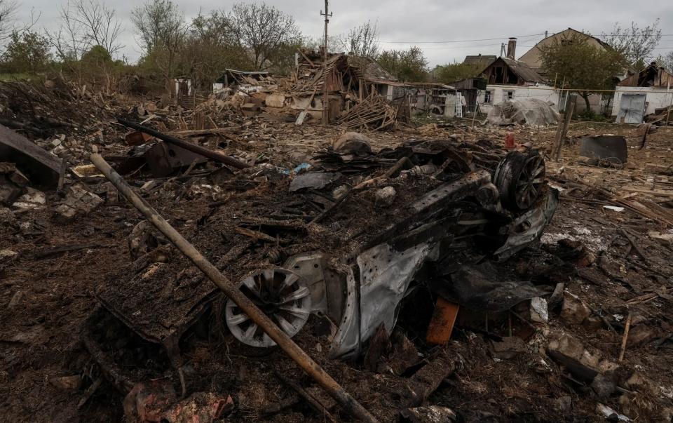 A view shows the site of a residential area hit by a Russian military strike, amid Russia's attack on Ukraine, in the town of Pavlohrad - Sofiia Gatilova/REUTERS