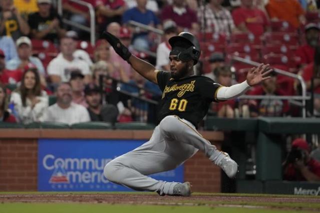 Pirates score 3 runs in the 10th inning, beat the Cardinals 4-2 and extend  win streak to 4 games