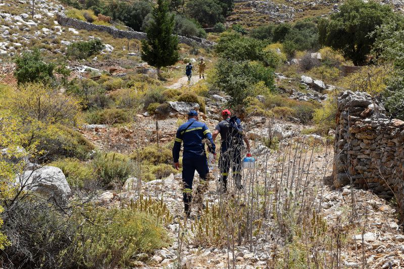 Search for missing British TV doctor continues on Greek island