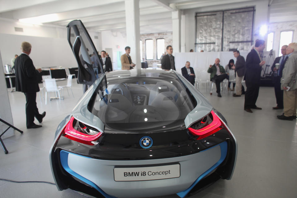 BMW Offers Previews Two New Electric Concept Vehicles