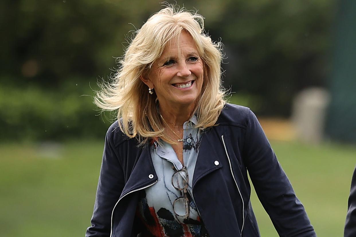 WASHINGTON, DC - OCTOBER 04: U.S. President Joe Biden and first lady Jill Biden return to the White House after spending the weekend in Delaware on October 04, 2021 in Washington, DC. Biden is scheduled to deliver remarks Monday about the need for Congress to raise the debt ceiling. (Photo by Chip Somodevilla/Getty Images)