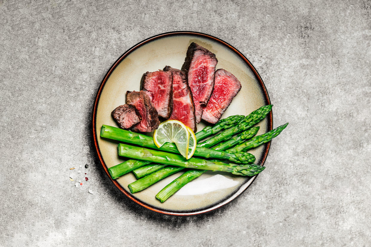 Steak with asparagus Getty Images/Claudia Totir