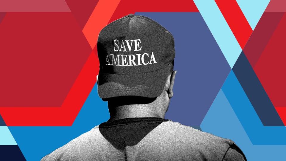 boné com escrito em inglês: Save America (Salve a América)