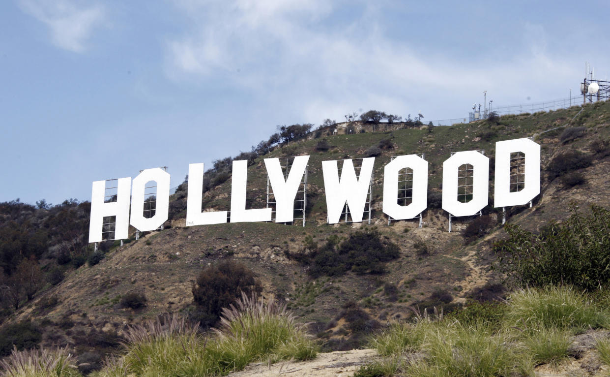 ARCHIVO - Fotografía de archivo tomada el viernes 29 de enero de 2010 que muestra el letrero de Hollywood, cerca de la cima del Cañón Beachwood adyacente al Parque Griffith en Hollywood Hills de Los Ángeles. (Foto AP/Reed Saxon, archivo)