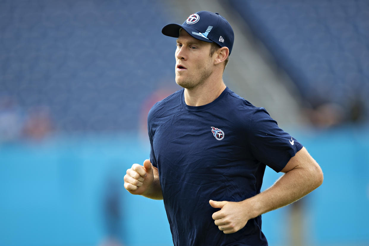 NASHVILLE, TENNESSEE - OCTOBER 24:  Ryan Tannehill #17 of the Tennessee Titans warms up before a game against the Kansas City Chiefs at Nissan Stadium on October 24, 2021 in Nashville, Tennessee.  The Titans defeated the Chiefs 27-3.  (Photo by Wesley Hitt/Getty Images)