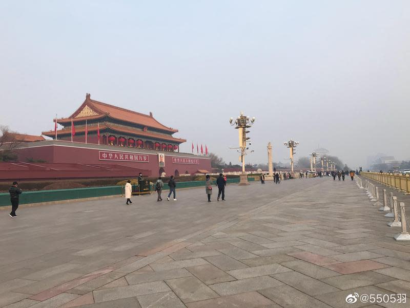 北京宣布10點措施，要實行嚴格社區封閉式管理。（翻攝自微博）