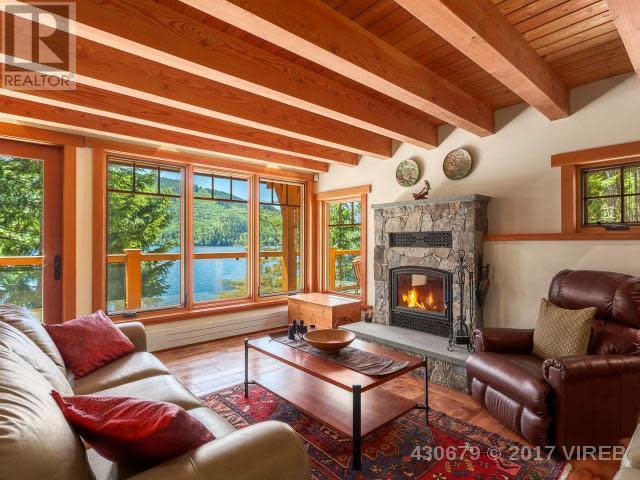 <p><span>3905 #407-3676 Horne Lake Caves Rd., Qualicum Beach, B.C.</span><br> This 1,706-square-foot, custom-designed Douglas Fir home is located 2 1/2 hours away from Victoria on Vancouver Island, right on Horne Lake.<br> (Photo: Zoocasa) </p>