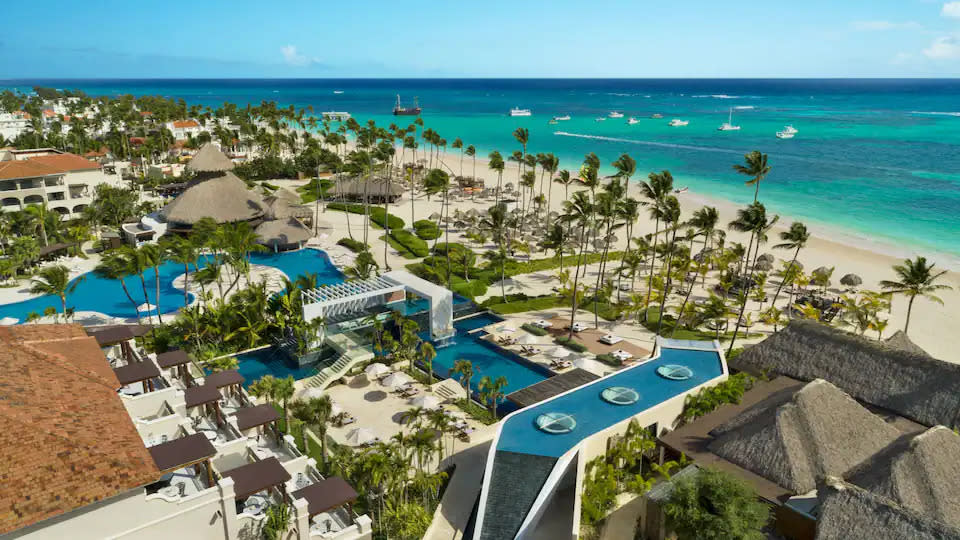 Photo Credit: <a href="https://www.hyatt.com/en-US/hotel/dominican-republic/secrets-royal-beach/serpc" rel="nofollow noopener" target="_blank" data-ylk="slk:Hyatt.com;elm:context_link;itc:0;sec:content-canvas" class="link ">Hyatt.com</a>