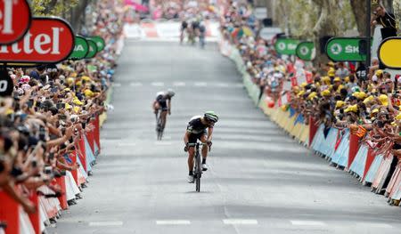 Cycling - The 104th Tour de France cycling race - The 222.5-km Stage 19 from Embrun to Salon-de-Provence, France - July 21, 2017 - Dimension Data rider Edvald Boasson Hagen of Norway wins the stage before Team Sunweb rider Nikias Arndt of Germany. REUTERS/Christian Hartmann