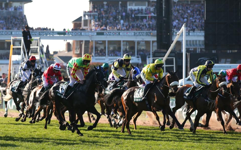 Grand national race. Grand National. Скачки Grand National. Скачки Grand National в Великобритании. Ежегодные скачки в Англии.