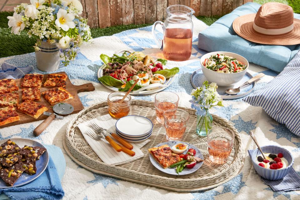 These Packable Picnic Food Ideas Have Us Dreaming of Blankets & Baskets