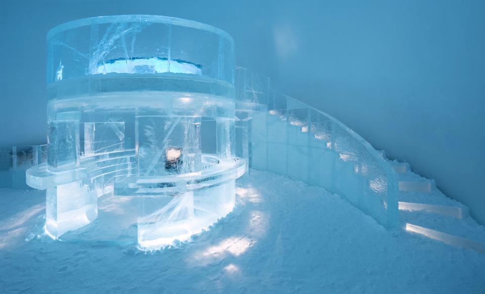 medium_ICEHOTEL_2016_ICEBAR_BY_ICEHOTEL_JUKKASJARVI_Tribute_Design_Elin_Julin_Marinus_Vroom_Jens_Thoms_Ivarsson_Photo_Asaf_Kliger