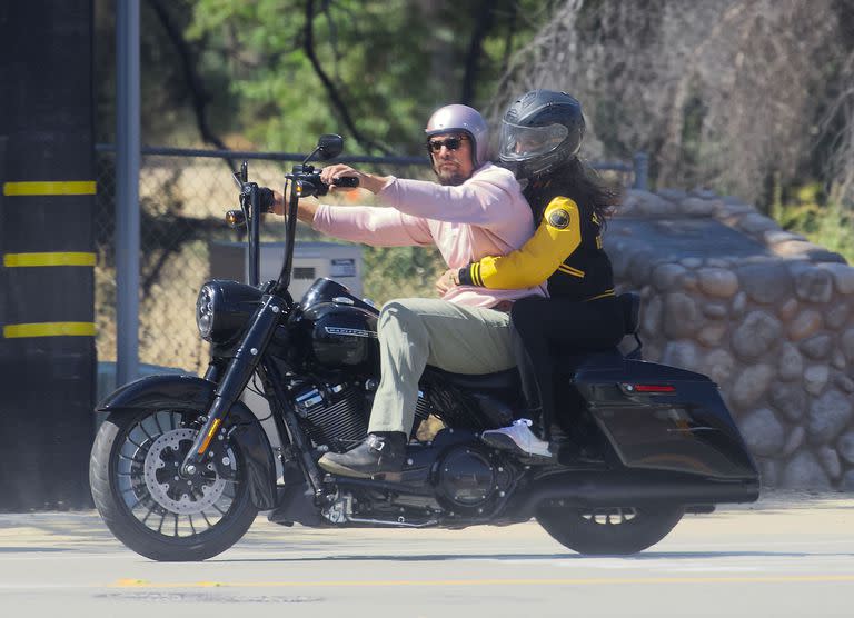 Hace unos días, los paparazzi capturaron a Jason Mamoa y Eiza González de paseo por Los Ángeles